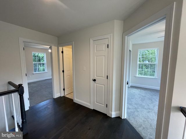 10 HIDDEN POND DR, Reading, PA 19607