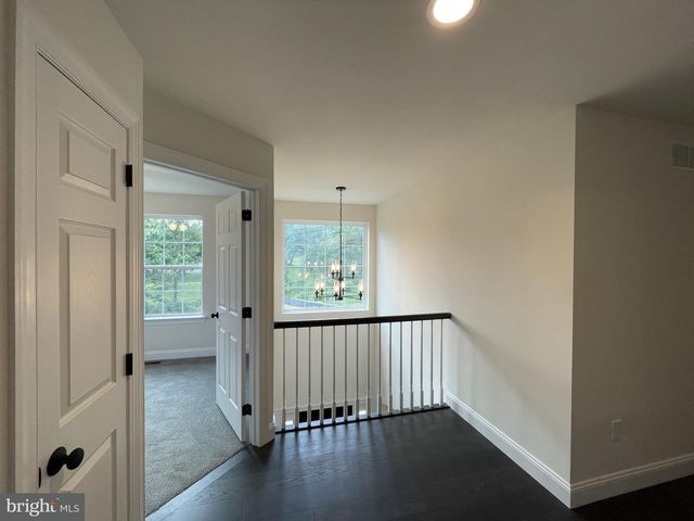 10 HIDDEN POND DR, Reading, PA 19607