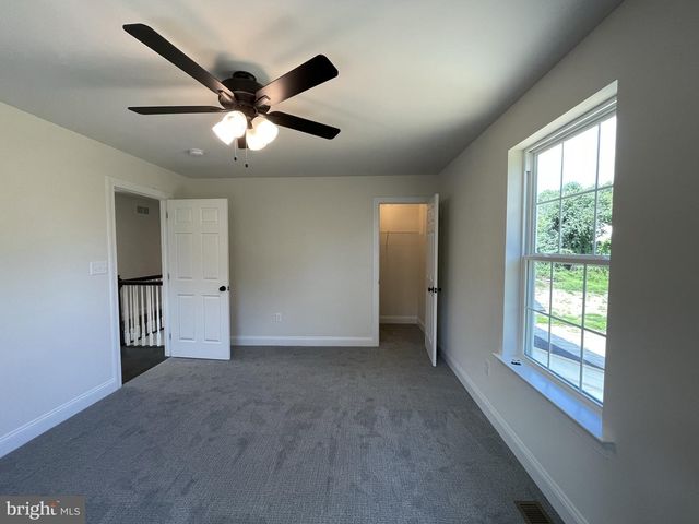 10 HIDDEN POND DR, Reading, PA 19607