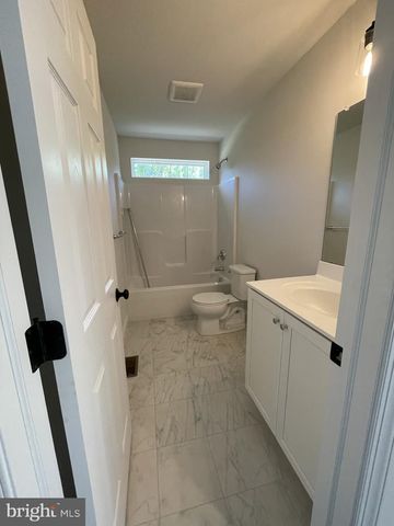 10 HIDDEN POND DR, Reading, PA 19607