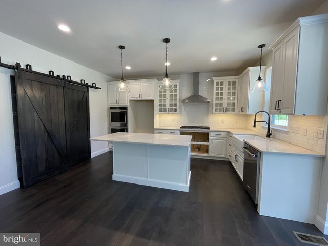 10 HIDDEN POND DR, Reading, PA 19607