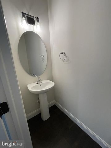 10 HIDDEN POND DR, Reading, PA 19607