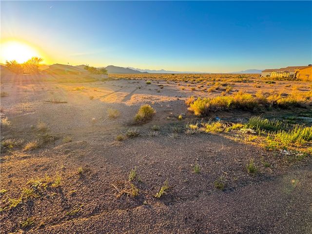 10155 N Ambush Drive, Kingman, AZ 86401