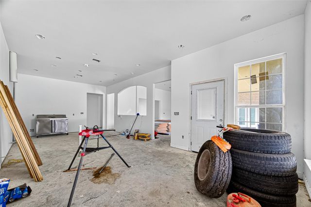 1013 Battlebell Road, Highlands, TX 77562