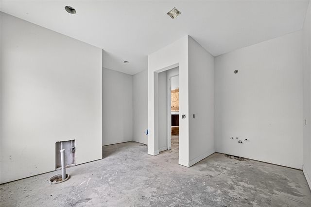 1013 Battlebell Road, Highlands, TX 77562