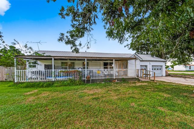 1013 Battlebell Road, Highlands, TX 77562