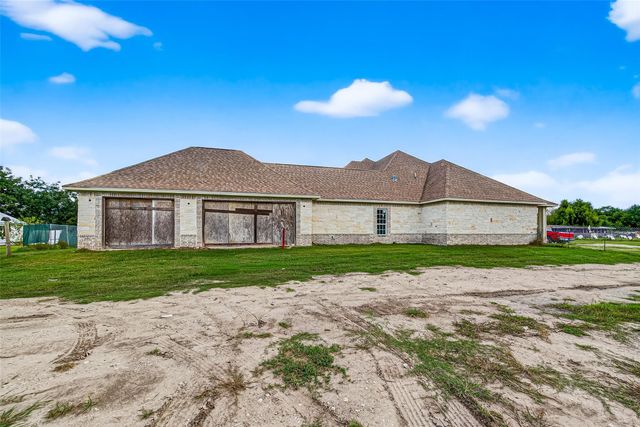 1013 Battlebell Road, Highlands, TX 77562