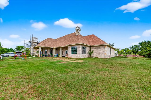 1013 Battlebell Road, Highlands, TX 77562