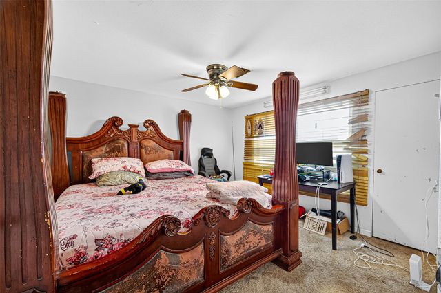 1013 Battlebell Road, Highlands, TX 77562