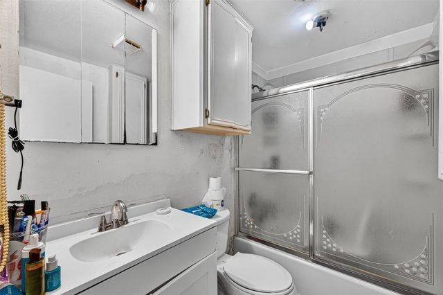 1013 Battlebell Road, Highlands, TX 77562