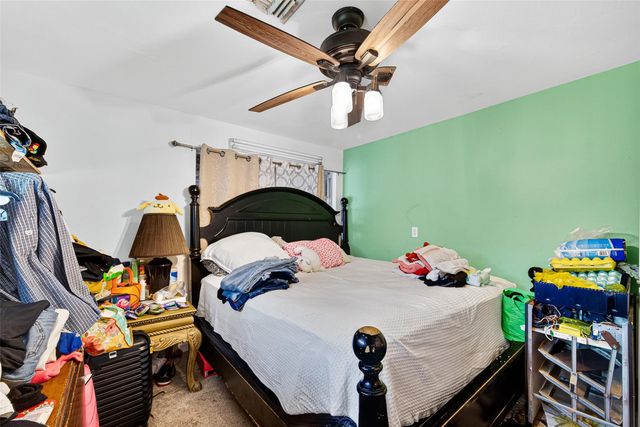 1013 Battlebell Road, Highlands, TX 77562