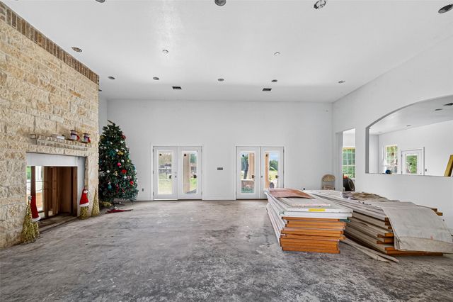 1013 Battlebell Road, Highlands, TX 77562