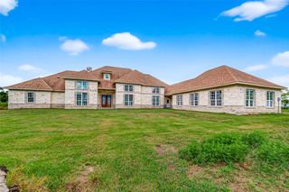 1013 Battlebell Road, Highlands, TX 77562