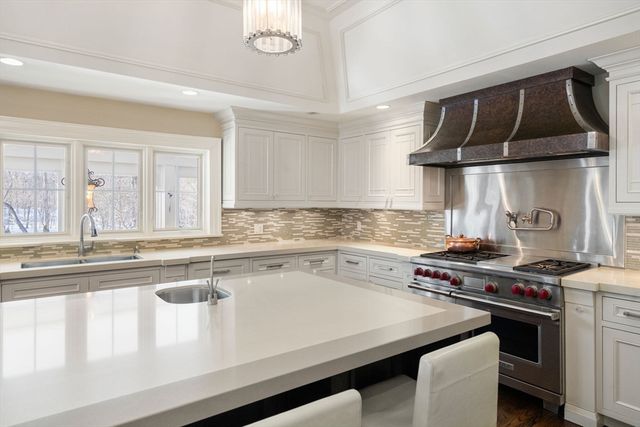 11 Hillcrest Road, Weston, MA 02493