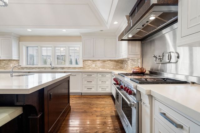 11 Hillcrest Road, Weston, MA 02493