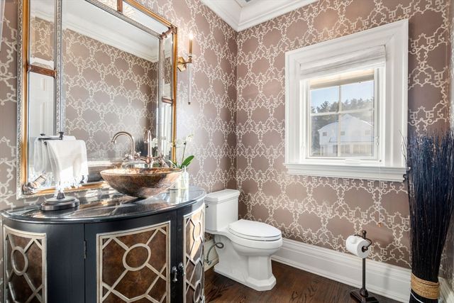 11 Hillcrest Road, Weston, MA 02493