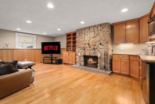 11 Hillcrest Road, Weston, MA 02493