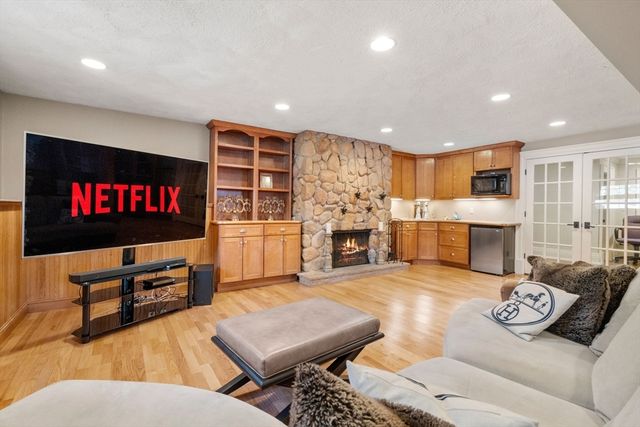 11 Hillcrest Road, Weston, MA 02493