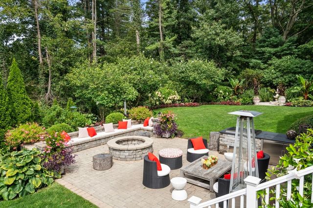 11 Hillcrest Road, Weston, MA 02493