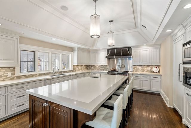 11 Hillcrest Road, Weston, MA 02493