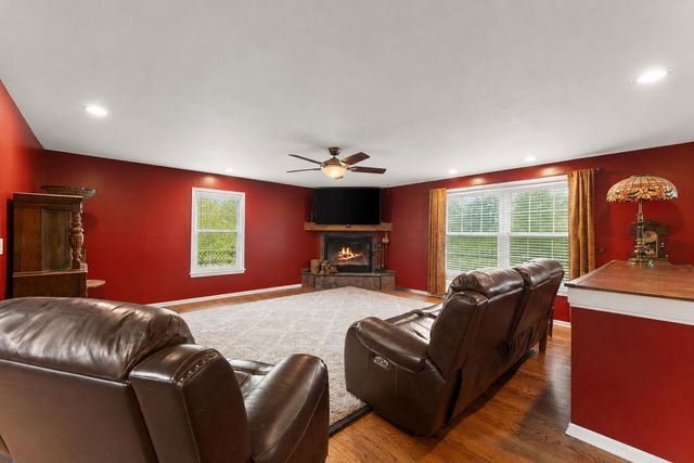 933 River Drive, Munster, IN 46321