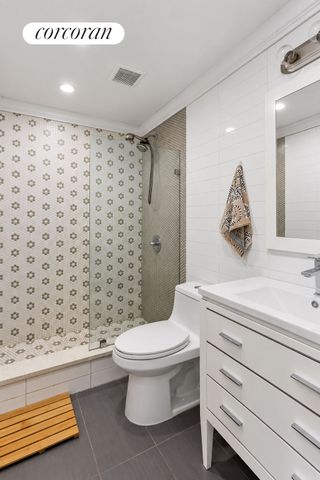 879 Greene Avenue, New York City, NY 11221