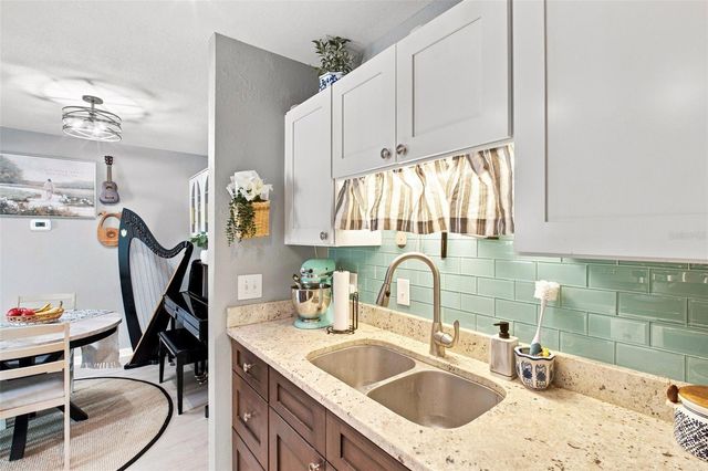 455 ALT 19 S 17, Palm Harbor, FL 34683