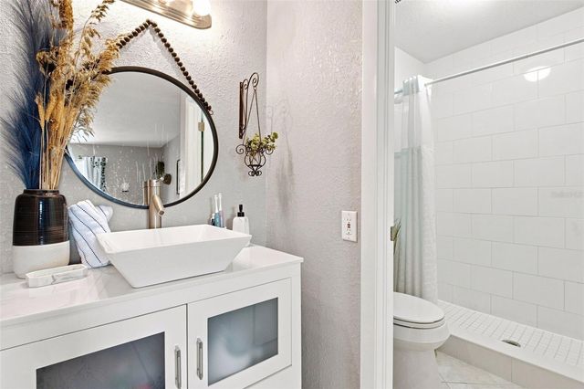455 ALT 19 S 17, Palm Harbor, FL 34683
