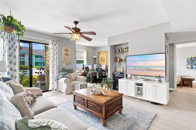 455 ALT 19 S 17, Palm Harbor, FL 34683