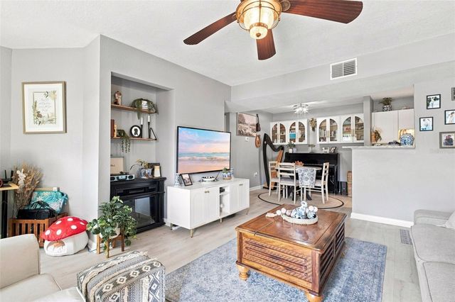 455 ALT 19 S 17, Palm Harbor, FL 34683
