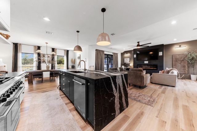 150 Wandering Oak CIR, Burnet, TX 78611