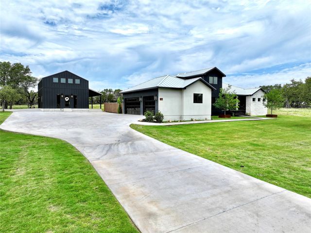 150 Wandering Oak CIR, Burnet, TX 78611