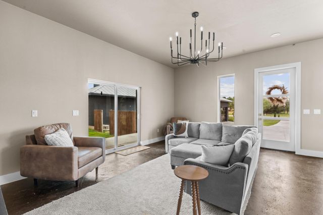 150 Wandering Oak CIR, Burnet, TX 78611