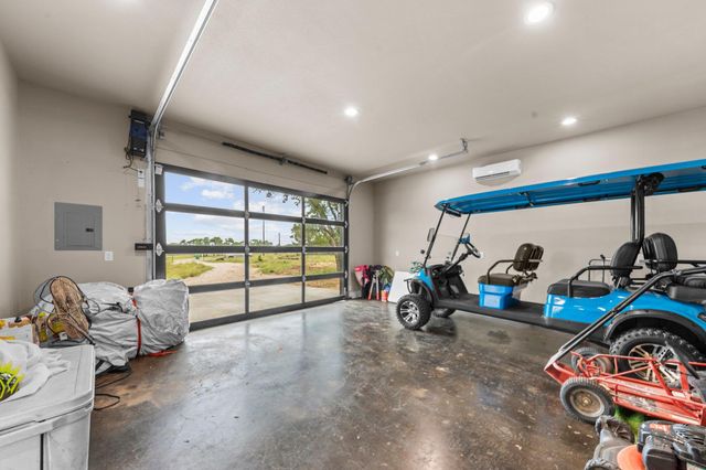 150 Wandering Oak CIR, Burnet, TX 78611