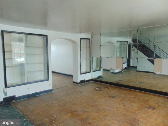 2363 BAIRD BLVD, Camden, NJ 08105