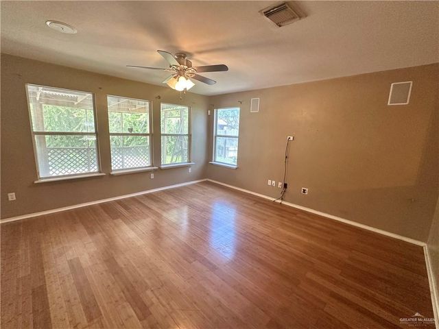 1910 W Lindsay Boulevard, Edinburg, TX 78539