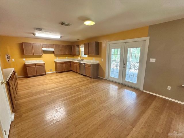 1910 W Lindsay Boulevard, Edinburg, TX 78539
