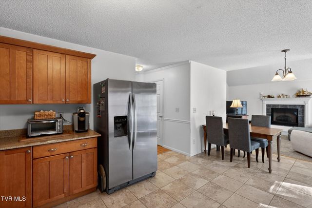 624 Glen Oaks Place, Gray, TN 37615