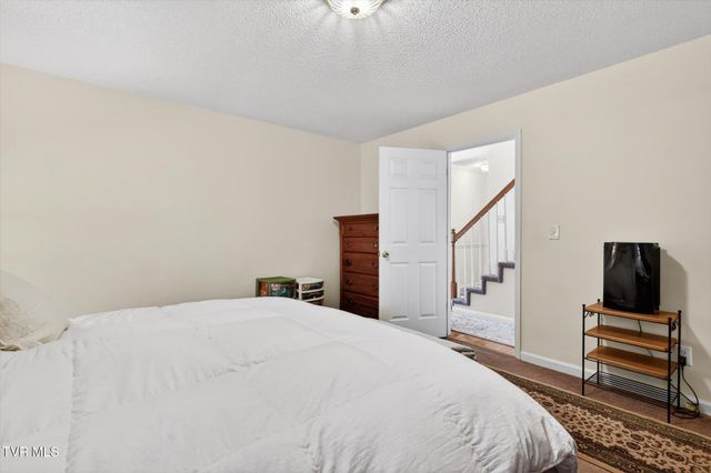 624 Glen Oaks Place, Gray, TN 37615