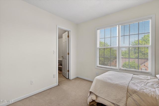 624 Glen Oaks Place, Gray, TN 37615