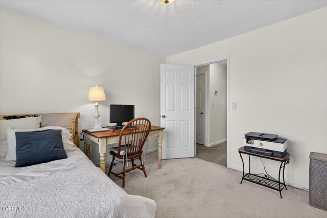 624 Glen Oaks Place, Gray, TN 37615