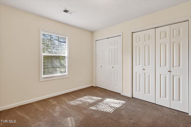 624 Glen Oaks Place, Gray, TN 37615