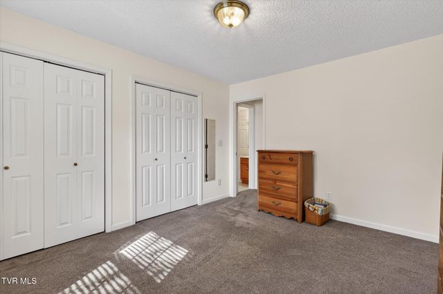 624 Glen Oaks Place, Gray, TN 37615