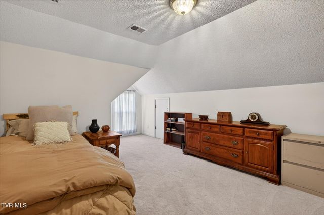 624 Glen Oaks Place, Gray, TN 37615