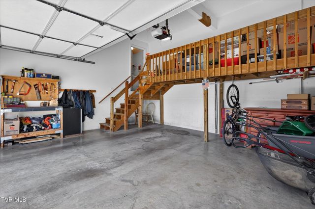 624 Glen Oaks Place, Gray, TN 37615