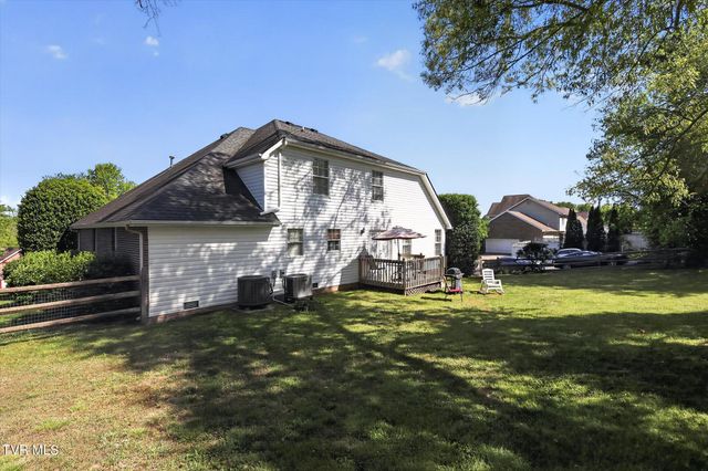 624 Glen Oaks Place, Gray, TN 37615