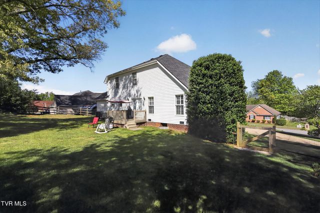 624 Glen Oaks Place, Gray, TN 37615