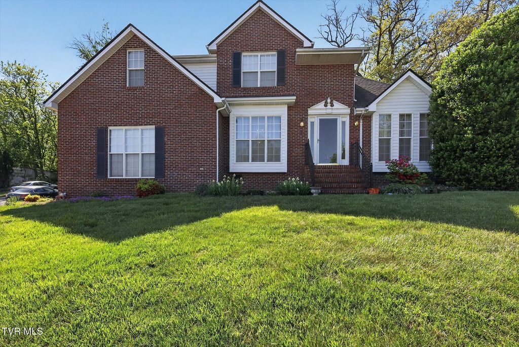 624 Glen Oaks Place, Gray, TN 37615