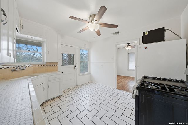 526 Fulton, San Antonio, TX 78212