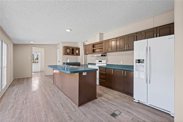 136 W Freedom Wood Drive, Liberty, SC 29657